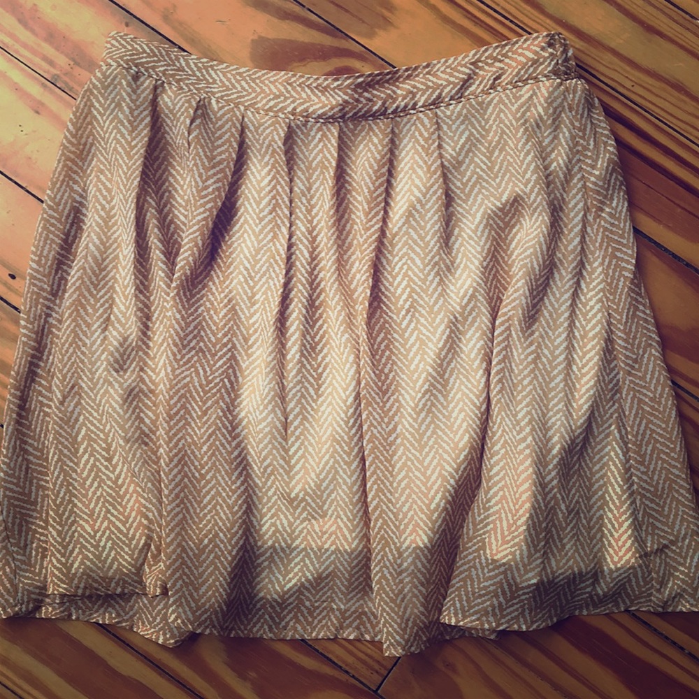 super cute like new mustard and white skirt.